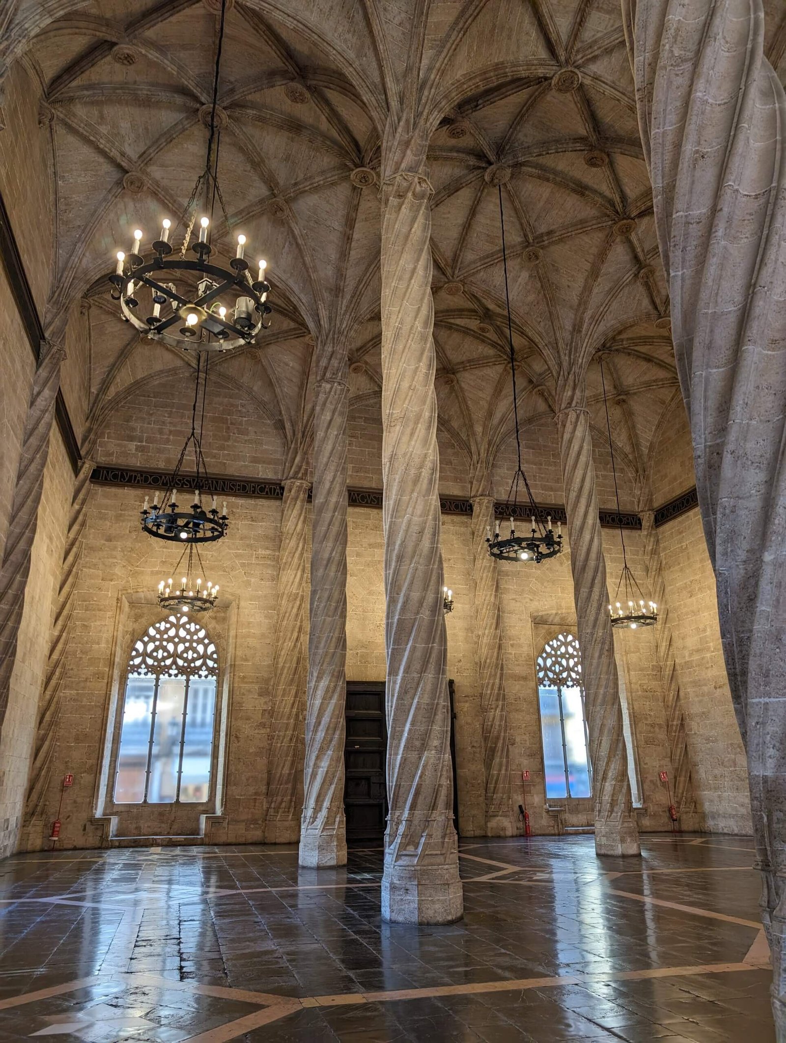 Things to see Valencia - La llotja